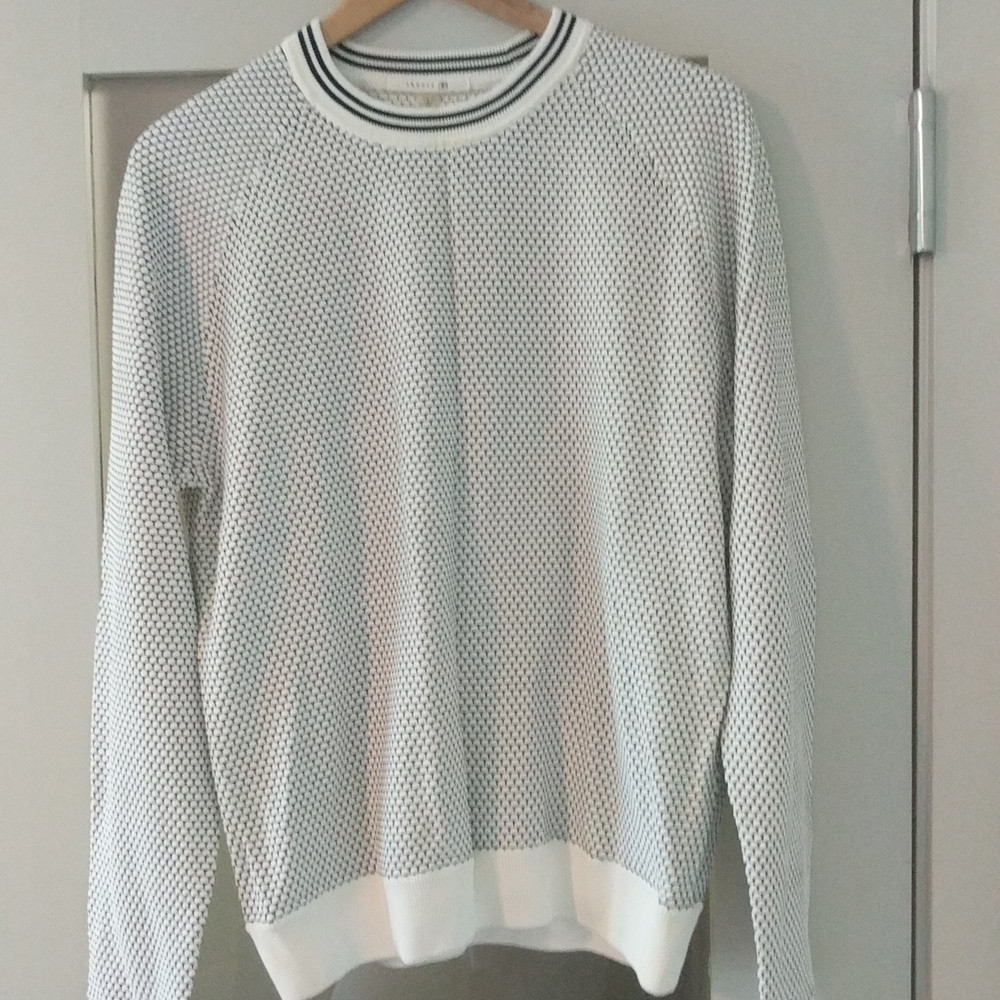 Theory Large white and black sweater